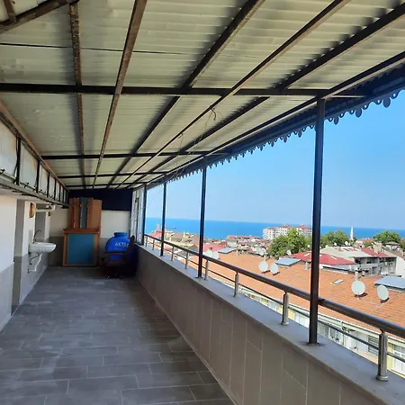 Deniz Manzarali Teras Cati Kati Appartement